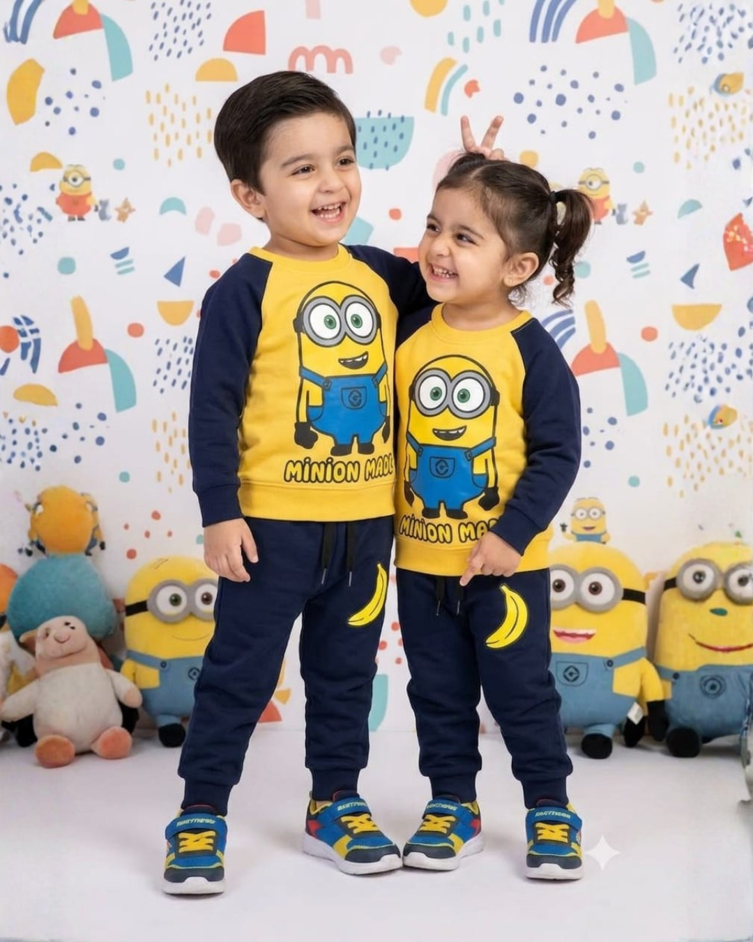 2 PC UNISEX FLEECE SUIT - MINION PRINT